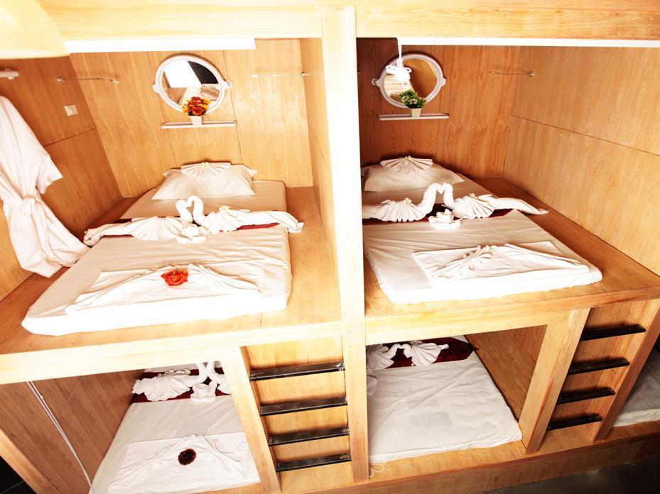 Capsule Hostel Patong Екстериор снимка