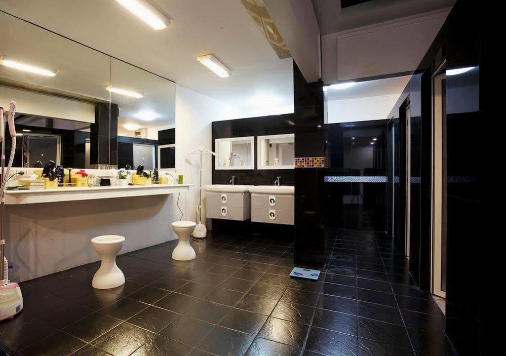 Capsule Hostel Patong Екстериор снимка