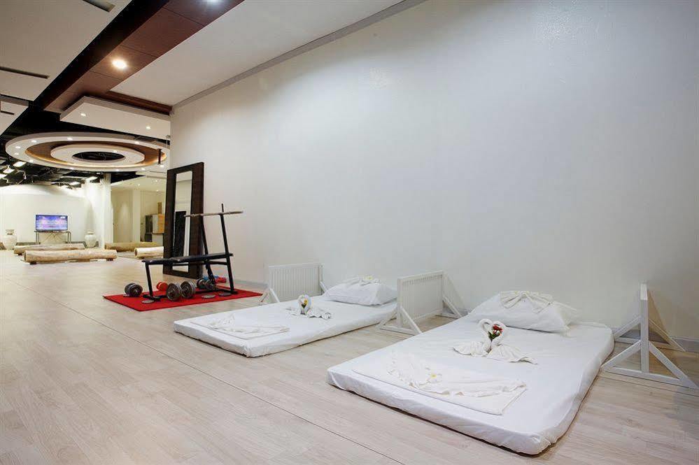 Capsule Hostel Patong Екстериор снимка