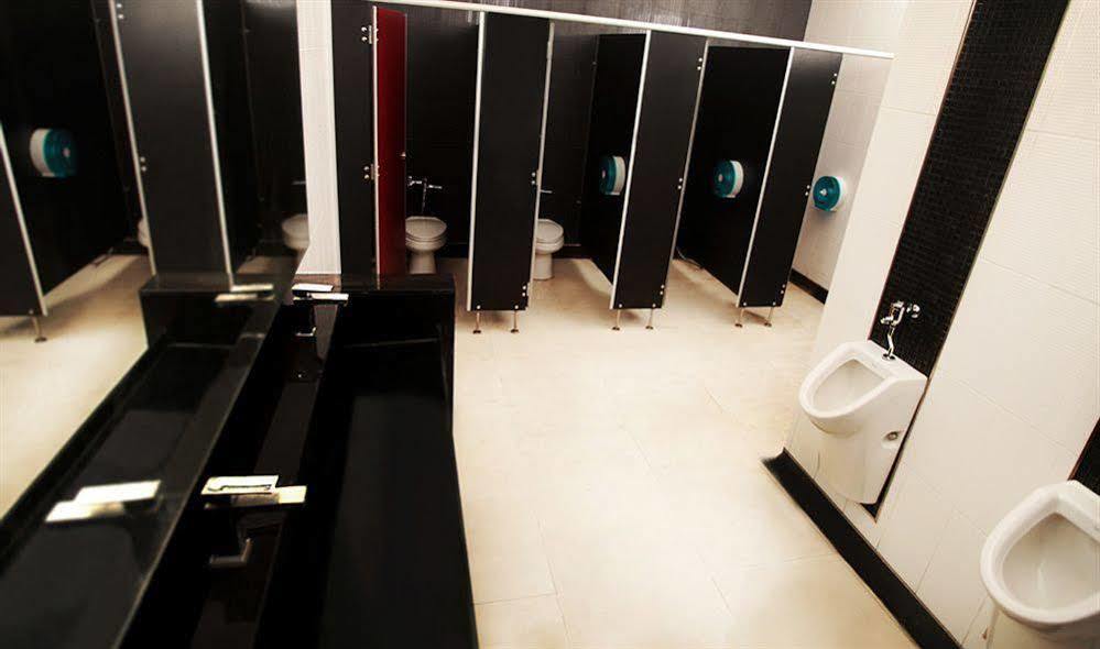 Capsule Hostel Patong Екстериор снимка