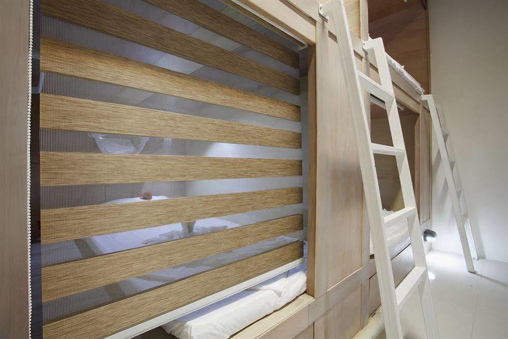 Capsule Hostel Patong Екстериор снимка