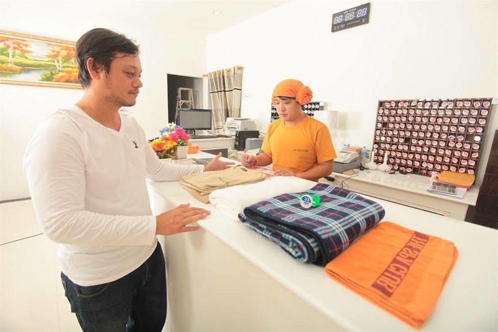 Capsule Hostel Patong Екстериор снимка